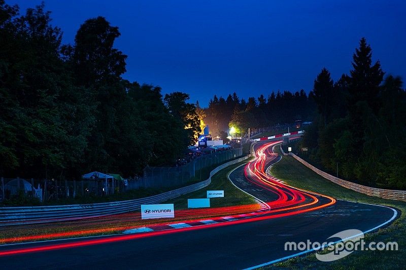 Nürburgring-Nordschleife am Abend