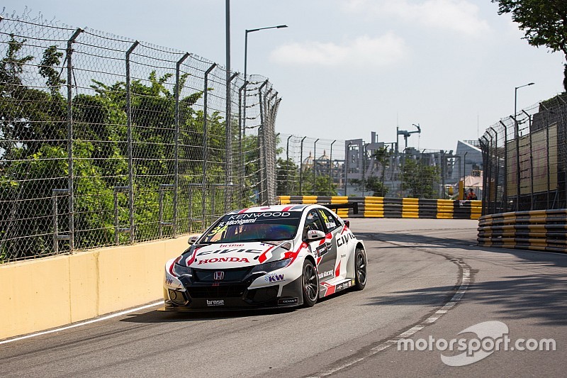 WTCCマカオ:OPレースは道上龍が3位獲得。多重クラッシュで赤旗終了