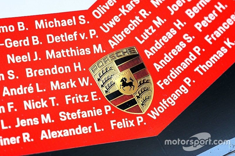 #1 Porsche Team Porsche 919 Hybrid, dettaglio anteriore con i nomi dei piloti