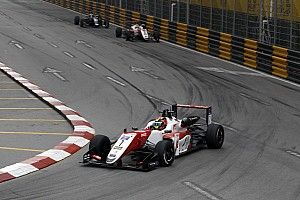 Илотт обогнал Эрикссона и выиграл субботнюю гонку Ф3 в Макао