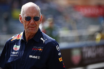 Renault dément vouloir recruter Adrian Newey