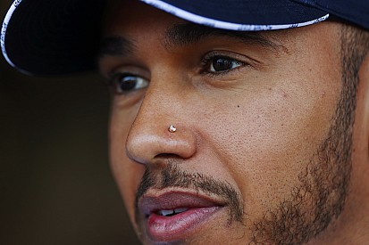 Hamilton yeni anlaşmasıyla Vettel'den daha çok kazanıyor olabilir