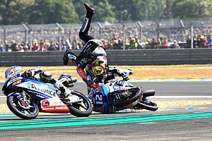 Fotogallery: il rocambolesco GP di Francia di classe Moto3
