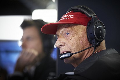 Mercedes нашла замену Лауде