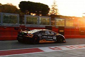 Lamborghini World Final: Wlazik/Scholze win chaotic Am/Cup race