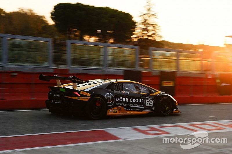 Lamborghini World Final: Wlazik/Scholze win chaotic Am/Cup race