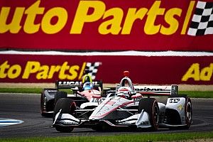 Пауэр выиграл гонку IndyCar в Индианаполисе