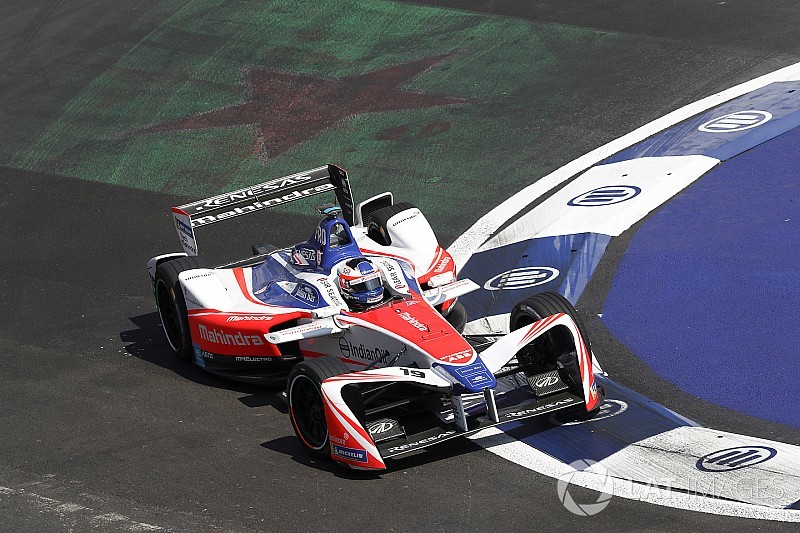 Rosenqvist sobra no México e é pole; Piquet é 7º