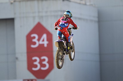 Fotogallery: le scatenate ragazze della Woman Cup al Motor Show