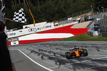 Mélyrepülésben a McLaren: 2 pontra a 7. helytől