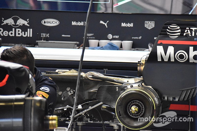 Red Bull: si sostituiscono motore e cambio sulla RB13 di Ricciardo!