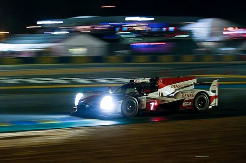 Toyota no suelta el mando después de ocho horas en Le Mans