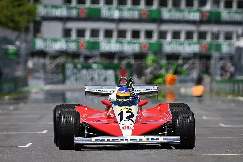 Jacques Villeneuve, pilota el Ferrari 312 T3 con el que su padre ganó el GP de Canadá de 1978