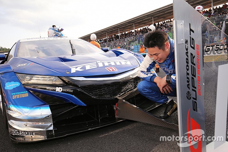 塚越広大、パーツ刺さるトラブル知らされず「クルマが耐えてくれた」