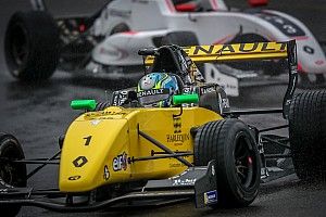 Fulmine Fewtrell in Qualifica, è sua la pole per Gara 1