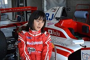 À 11 ans, elle bat déjà un record en Formule 4