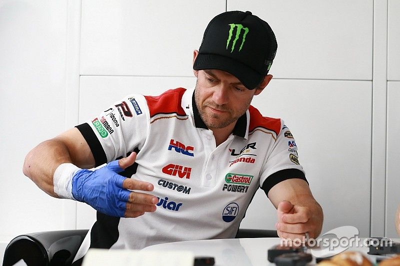 Crutchlow sesalkan kecelakaan saat FP3