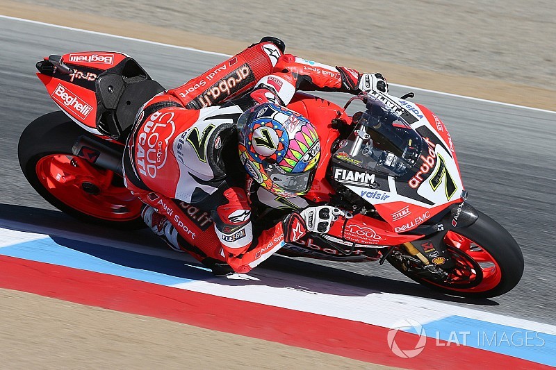 Un recuperado Chaz Davies manda en el arranque del WorldSBK en Laguna Seca
