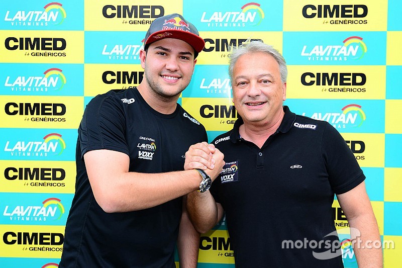 Com time de quatro carros, Cimed renova com Felipe Fraga