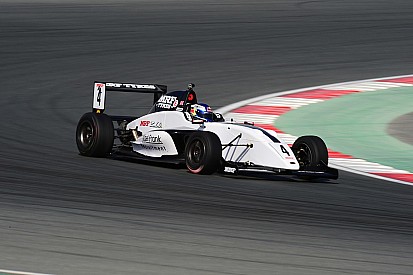 Dubai MRF Challenge: Newey dominates Thursday practice