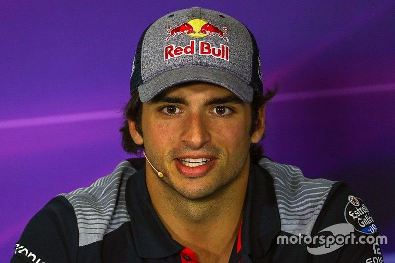 Carlos Sainz Jr., Scuderia Toro Rosso en la conferencia de prensa de la FIA