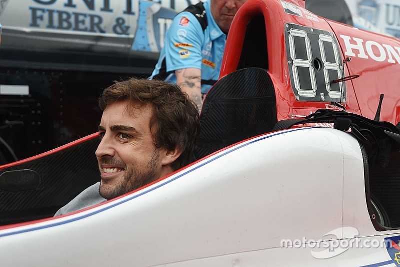 Galería: El primer día de Fernando Alonso en IndyCar