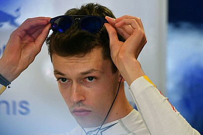 Квят за рулем Ferrari: первые фото с тестов Pirelli