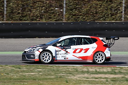 Zengő Motorsport sceglie Ficza per il debutto della KIA cee'd TCR