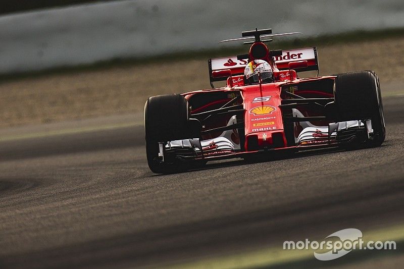 Vettel compara los nuevos coches con una aspirina