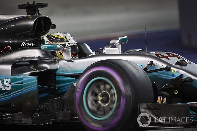 Hamilton vince a Singapore con Vettel KO nel crash del via!
