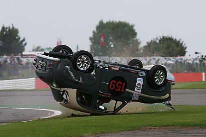 El aparatoso accidente de Brian Johnson, ex AC / DC