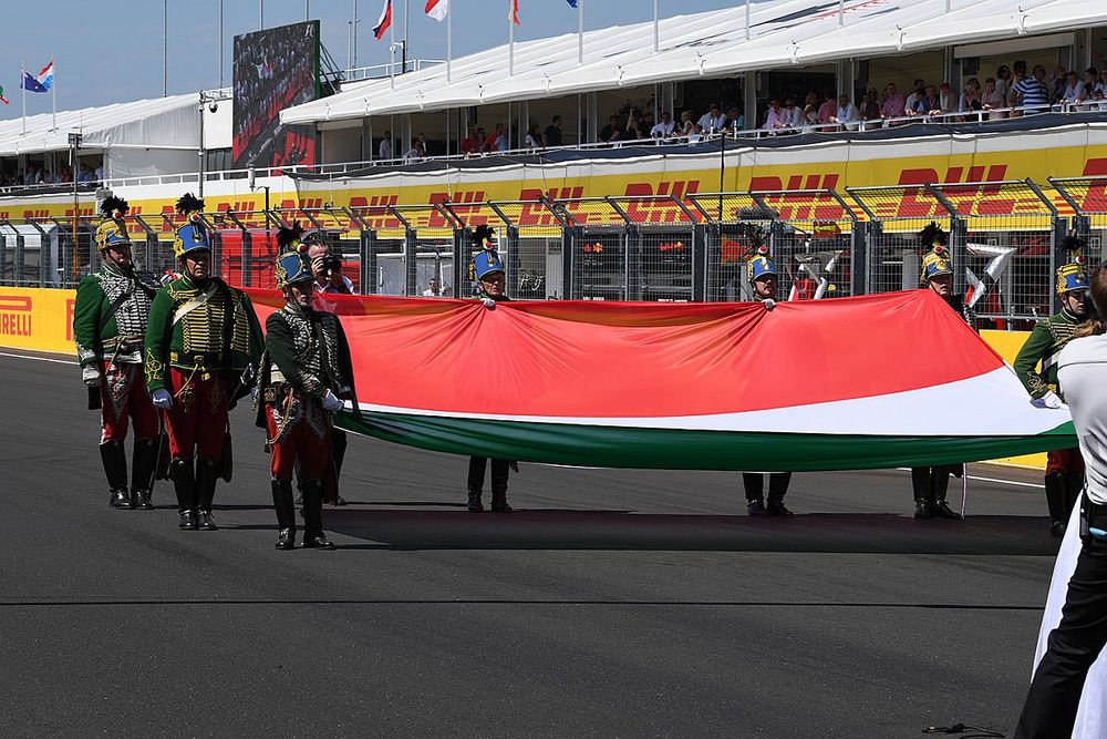 Hungarian flag on the grid