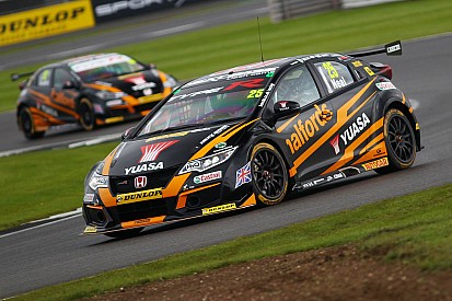 Silverstone BTCC: Neal beats Huff to win final race