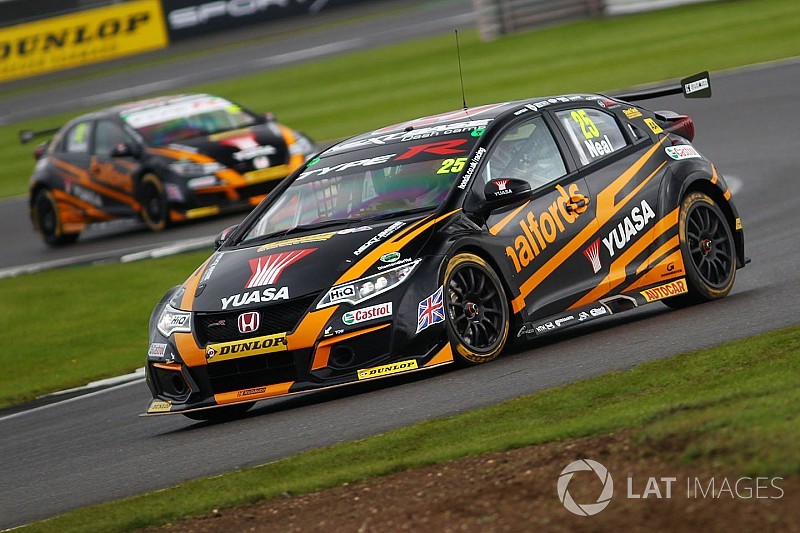 Silverstone BTCC: Neal beats Huff to win final race