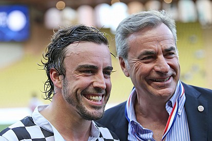 Los Sainz sobre Alonso: "Si decide ir al Dakar, lo haría estupendamente"