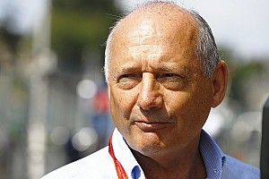 Экс-босс McLaren оплатил миллион обедов для врачей