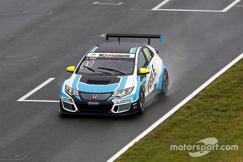 Oschersleben, Files trionfa in una tiratissima Gara 2