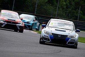 Grachev trionfa a sorpresa in Gara 1 al Salzburgring