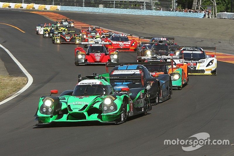 Start: #2 Tequila Patron ESM Ligier JS P2: Scott Sharp, Johannes van Overbeek, Luis Felipe Derani leads