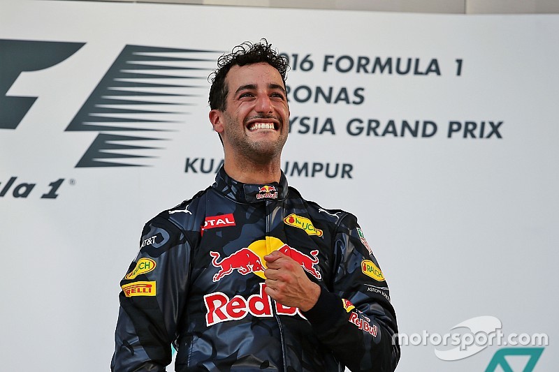 "Pretty emotional" Ricciardo dedicates win to Bianchi