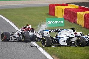 VIDEO: Zware crash op Spa, Russell dankbaar voor halo