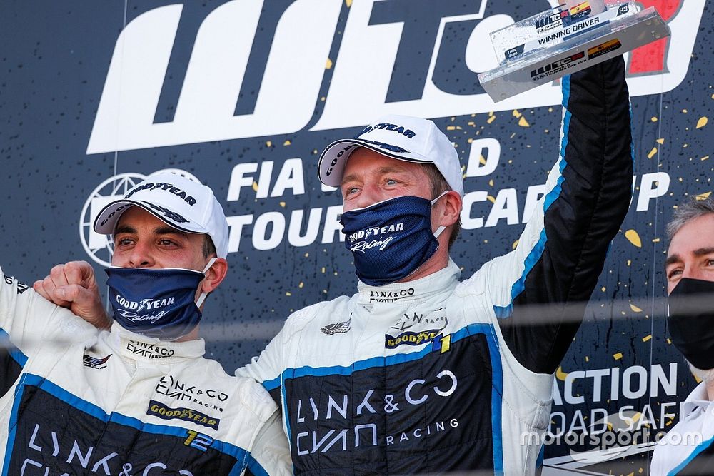 Urrutia se luce con tres podios en Aragón