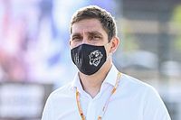 Petrov niet langer steward in Portugal wegens dood vader