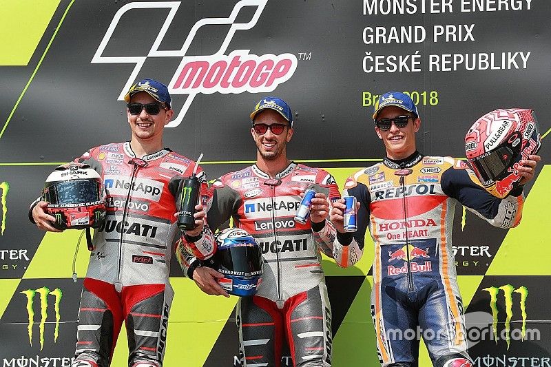 Podium: racewinnaar Andrea Dovizioso, Ducati Team, tweede plaats Jorge Lorenzo, Ducati Team, derde plaats Marc Marquez, Repsol Honda Team
