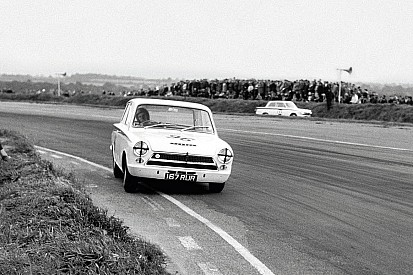 When an F1 champion ruled the BTCC