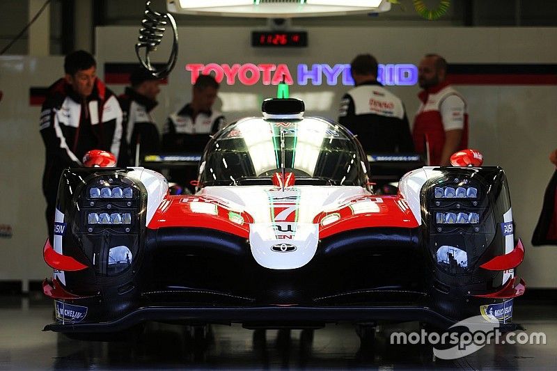 Silverstone, prove libere 1: Mike Conway svetta tra le bandiere rosse