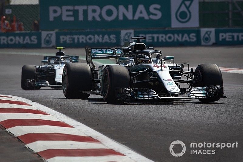 Хэмилтон признал, что Mercedes до сих пор не нашла корень своих проблем в США и Мексике