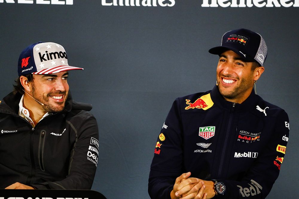 Ricciardo niet van plan auto aan Alonso af te staan