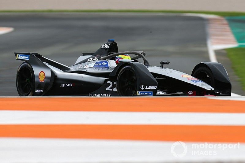Nissan had '15 to 20' approaches for Albon seat