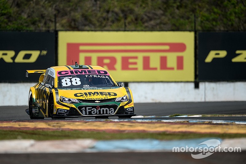 Fraga voa e arranca pole de Barrichello em Londrina
